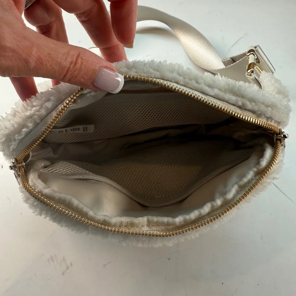 Lululemon Fleece Belt Bag White Opal Gold Tone Sherpa Everywhere Crossbody